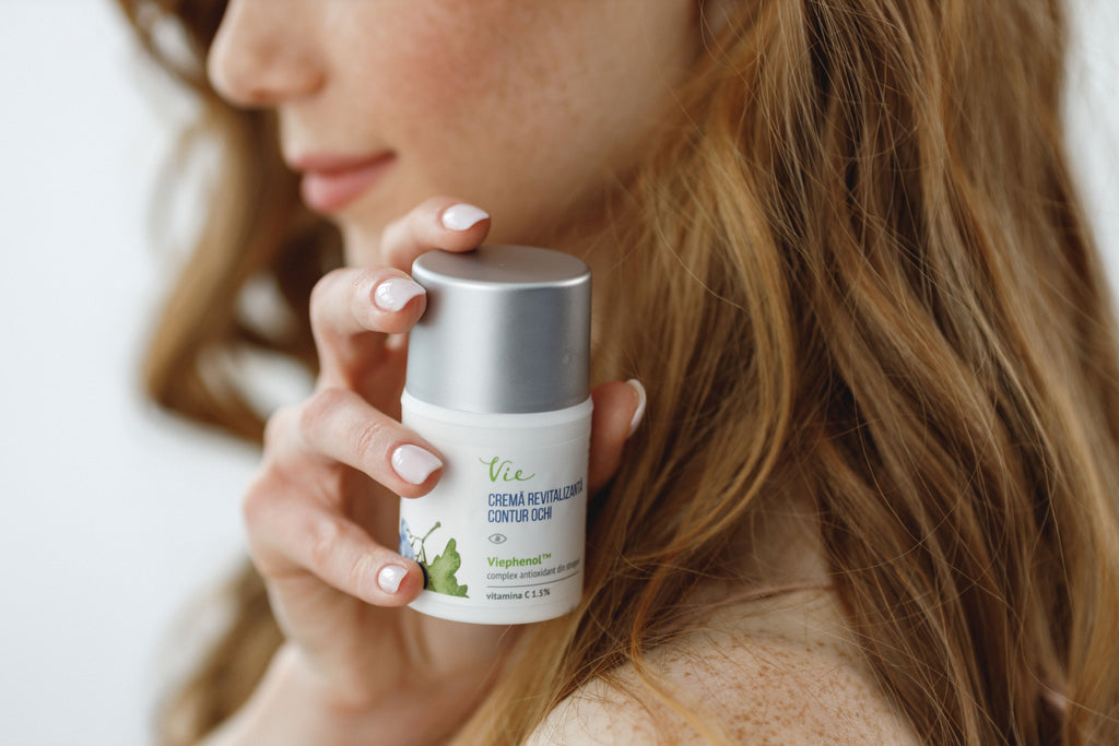 REVITALIZING EYE CONTOUR CREAM 30 ml / 1,01 fl. oz