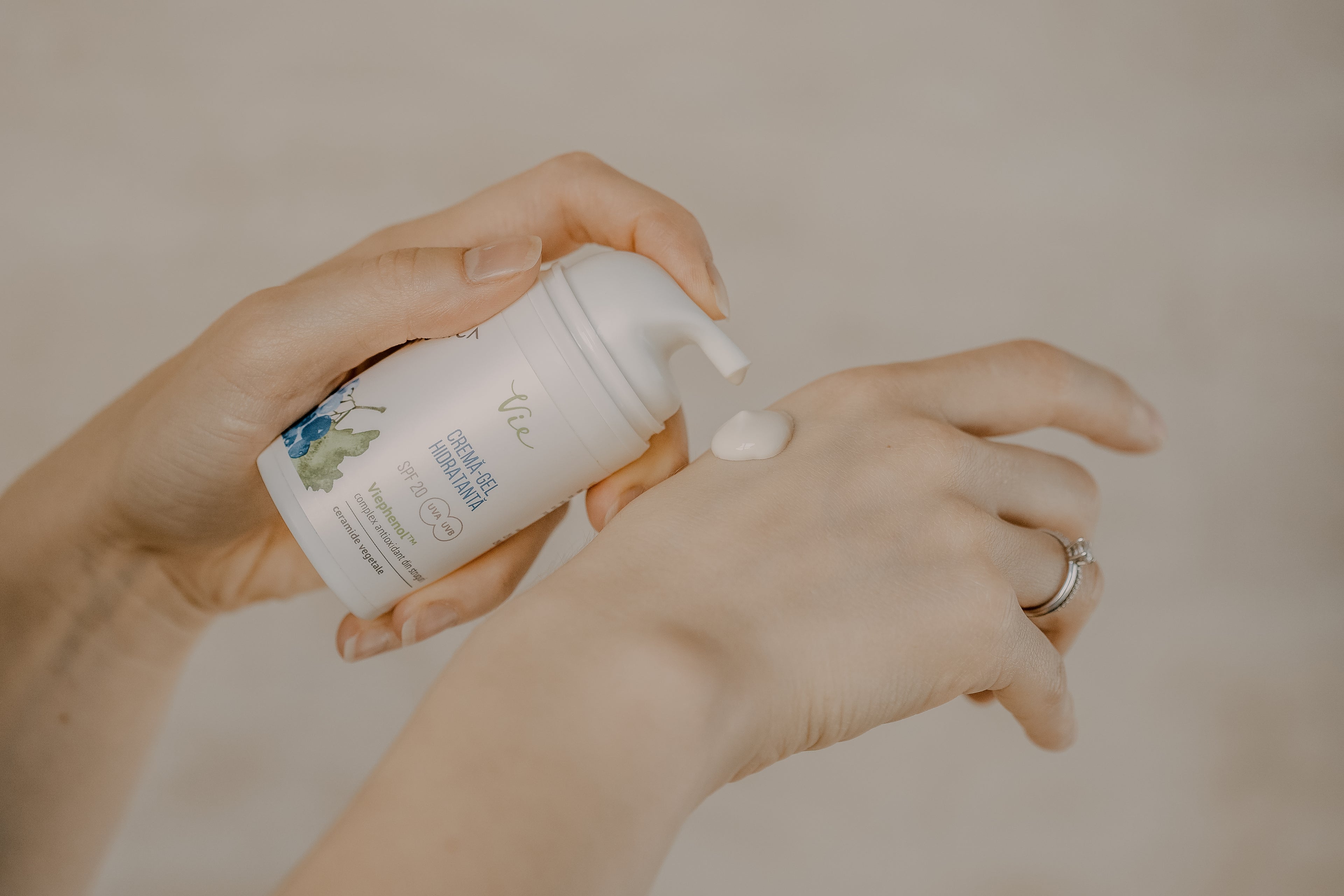 HYDRATING CREAM-GELSPF20 50 ml / 1,69 fl. oz