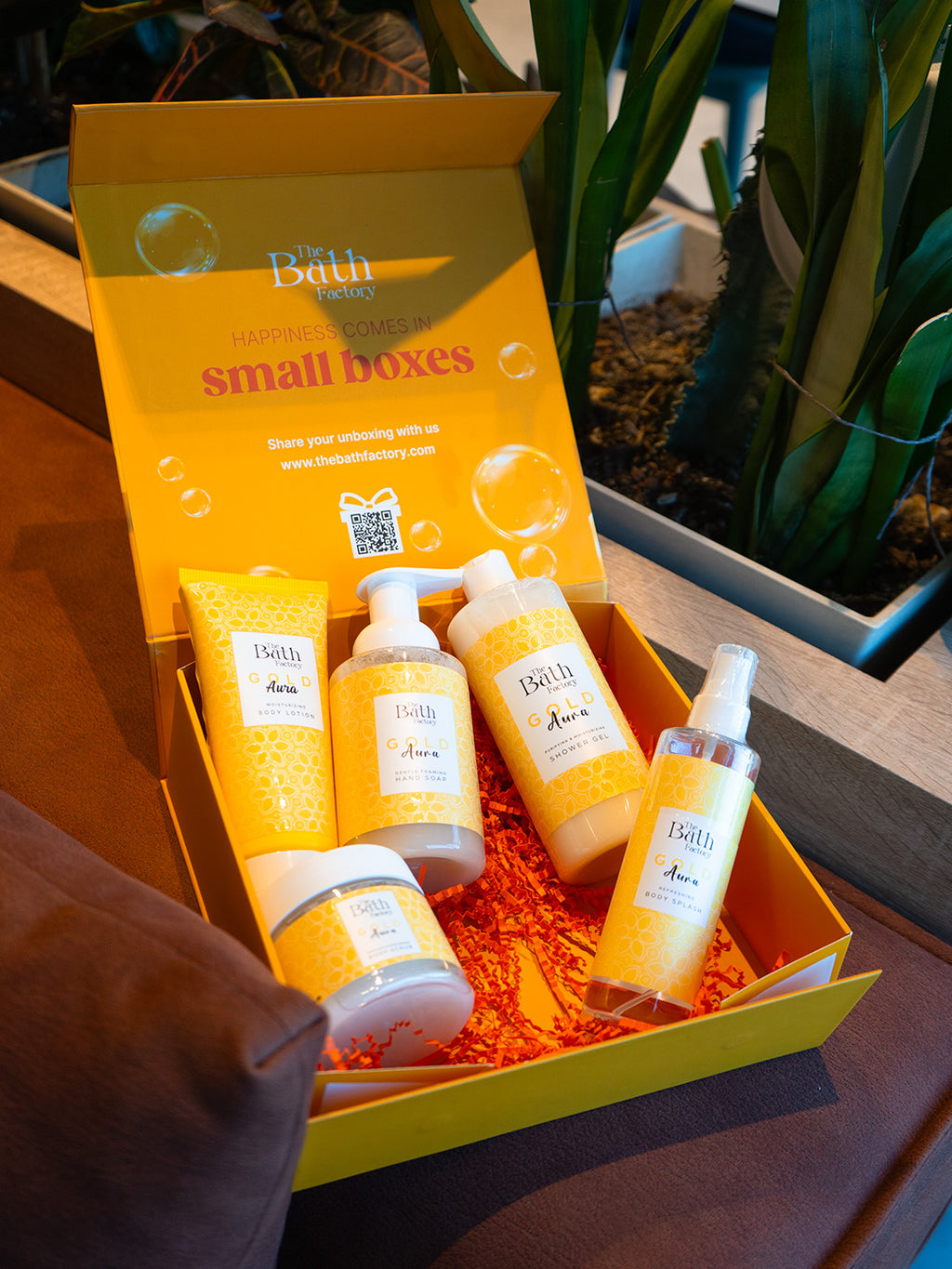 GOLD AURA GIFT BOX